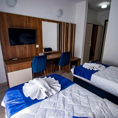 Hotel Play Herceg Novi Bagian luar foto