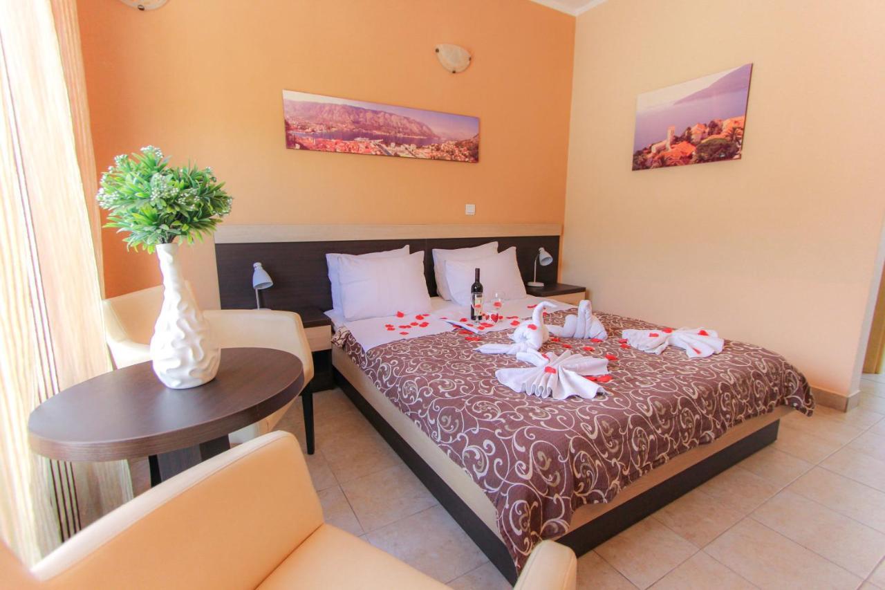 Hotel Play Herceg Novi Bagian luar foto