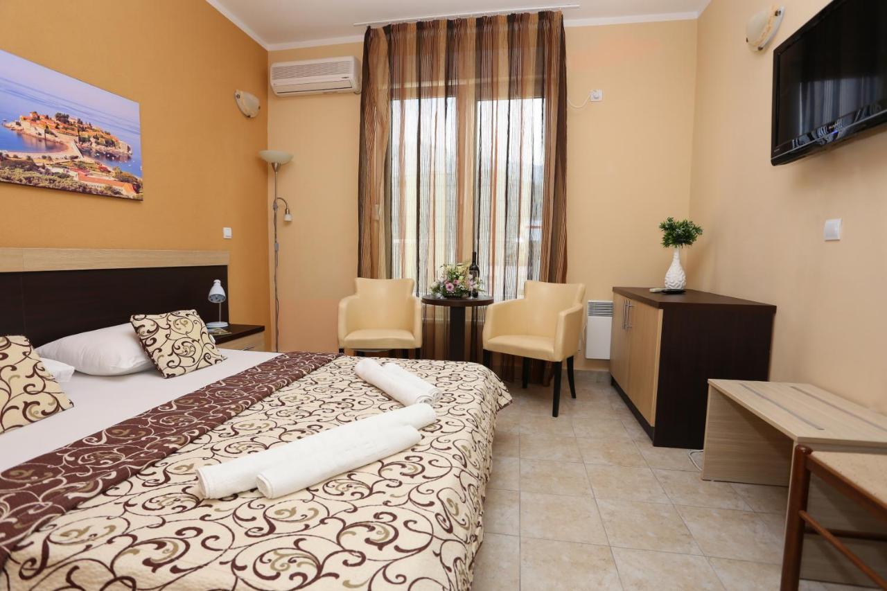 Hotel Play Herceg Novi Bagian luar foto