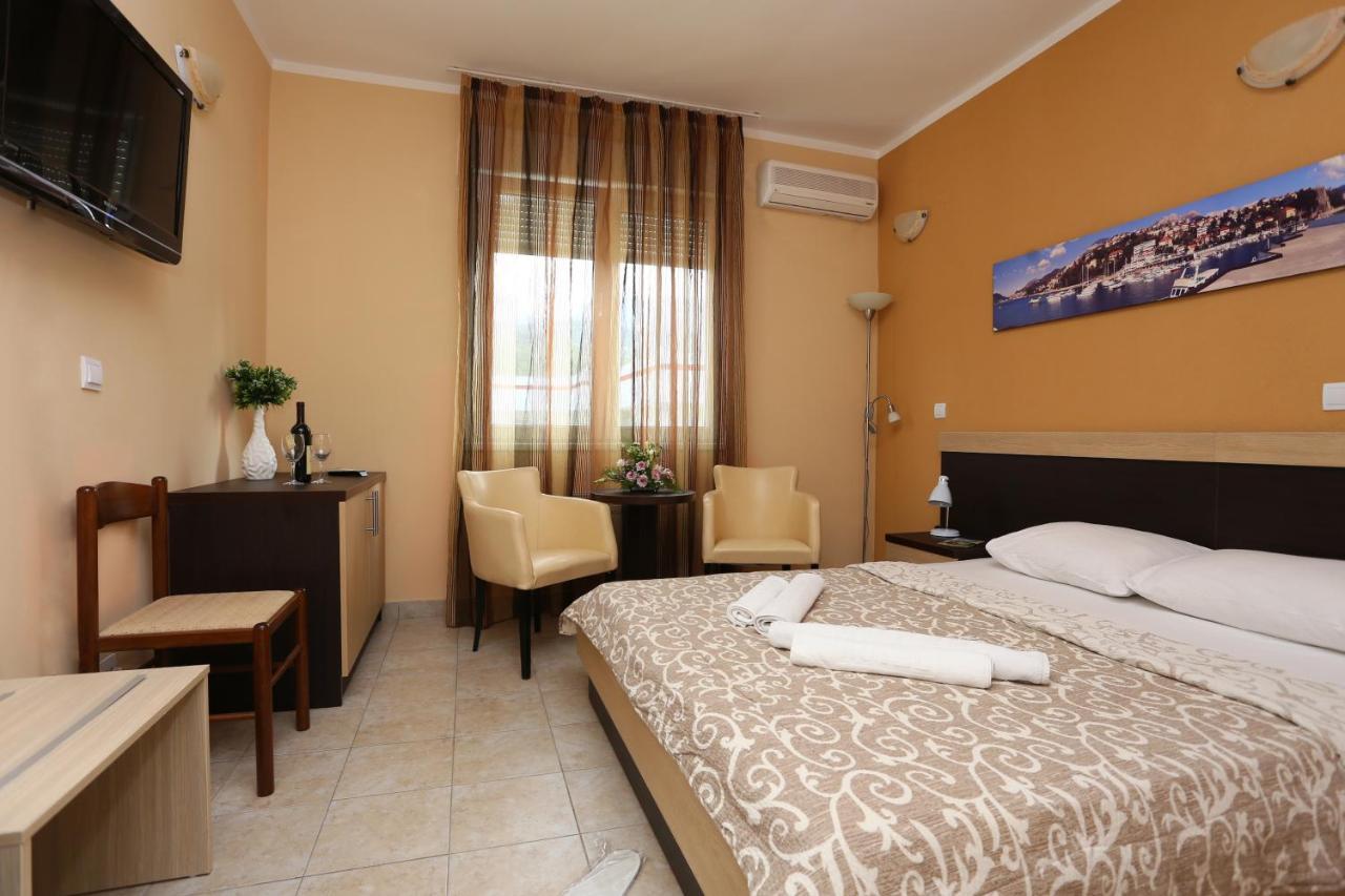 Hotel Play Herceg Novi Bagian luar foto