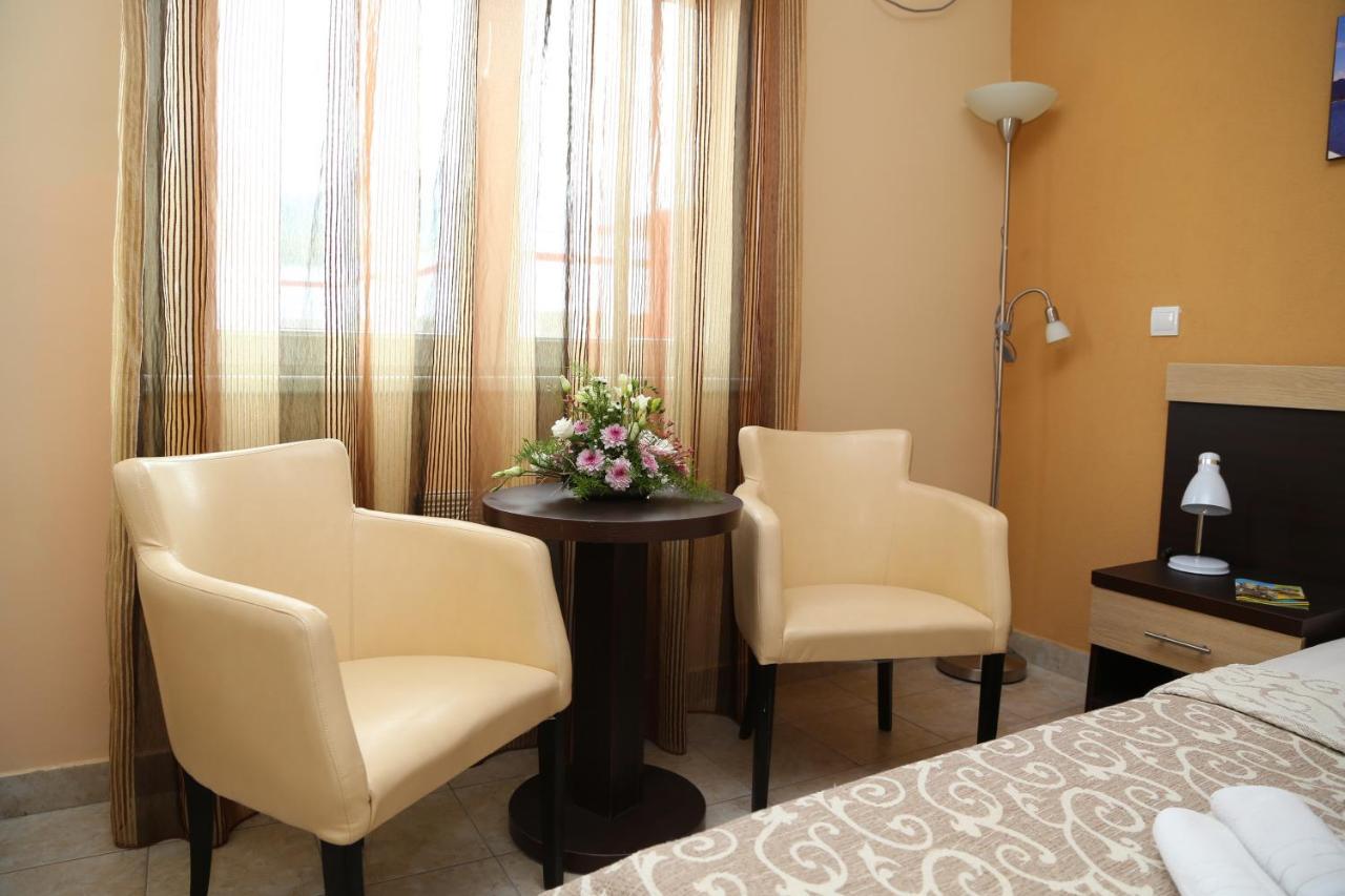 Hotel Play Herceg Novi Bagian luar foto